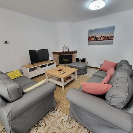 Cosy, Well Equipped House, 5 Min. From The Торредембарра