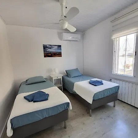 Cosy, Well Equipped House, 5 Min. From The Дом отдыха Торредембарра